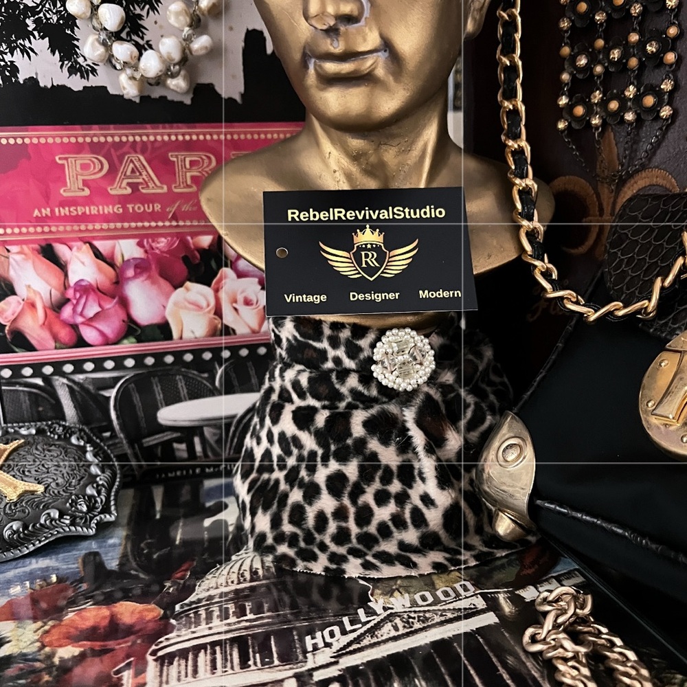 UNLISTED ACCESSORIES FOR LIVE SHOW